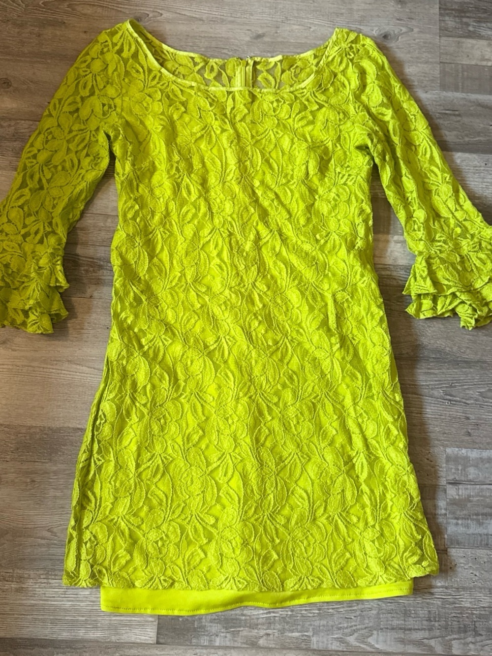 Lace Shift Dress in Bright Yellow-Green size 6